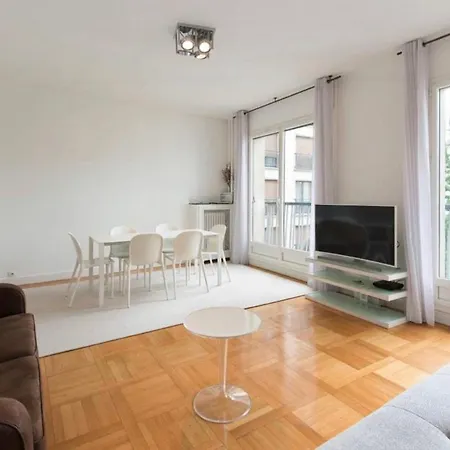 Appartamento Avenue Montaigne Bienvenue *