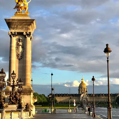 Avenue Montaigne Bienvenue * Parigi
